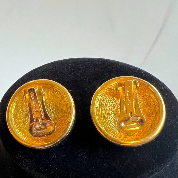 Vintage Christian Dior Gold Plated Faux Pearl Black Oval Clip On Earrings - Picture 6 of 6